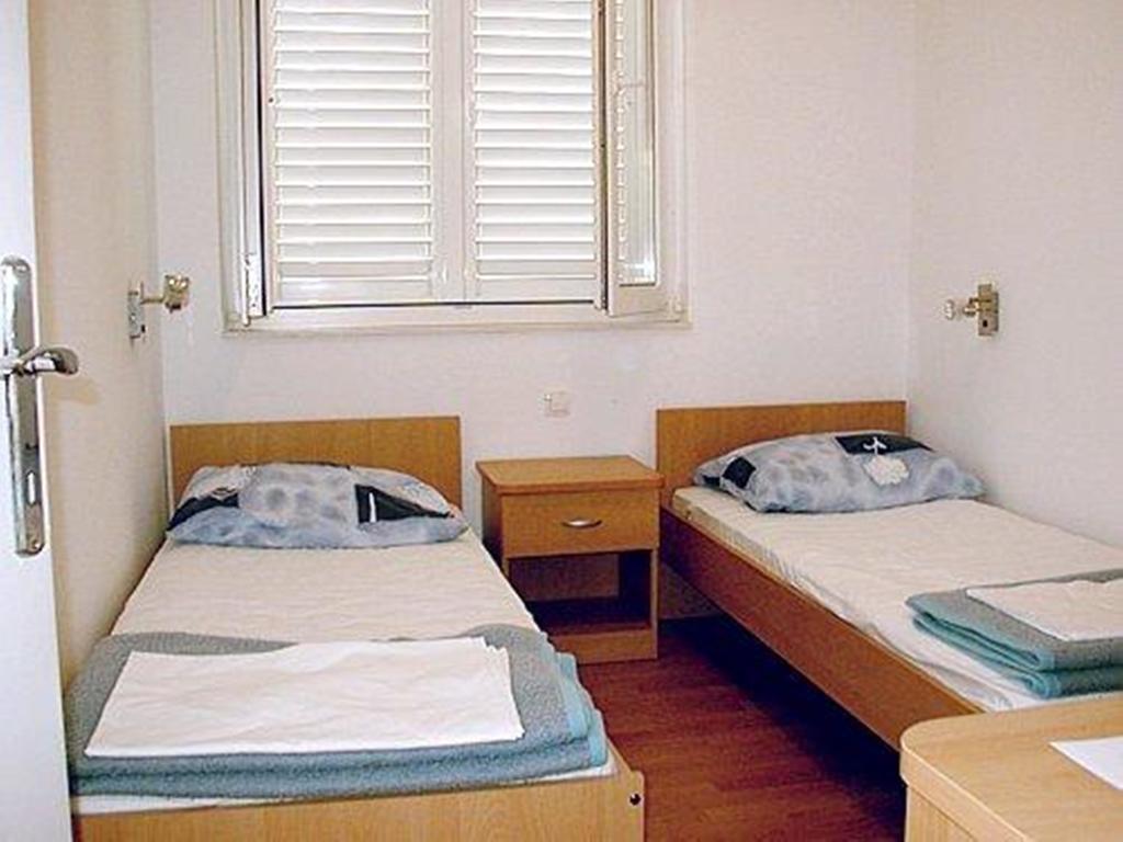 Apartment Hrvoje Place